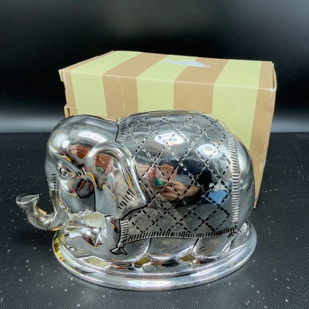 Bombay‎ Company Silver Plated Metal Elephant Coin Bank Quilted Decor with Box